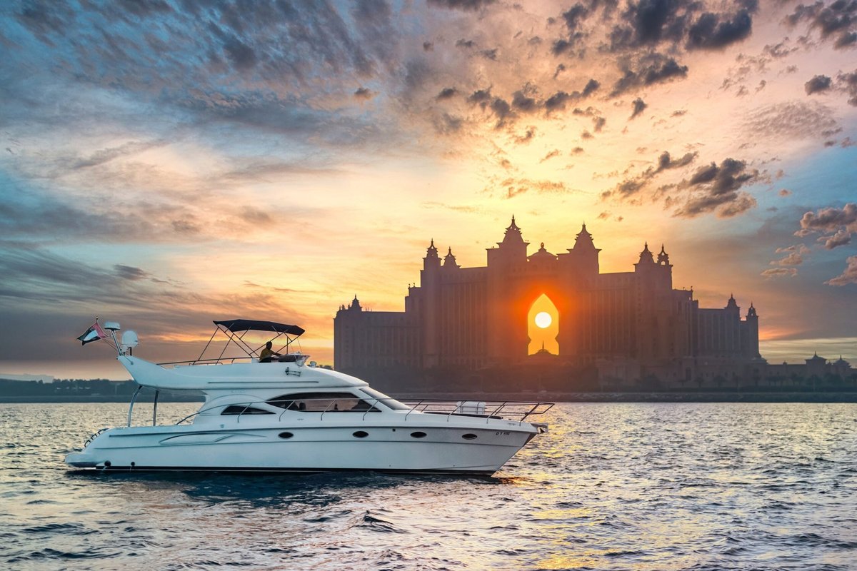 VIP luxury yacht tour Dubai
