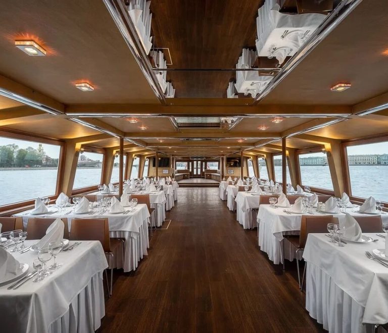 Dhow Cruise Dinner Dubai